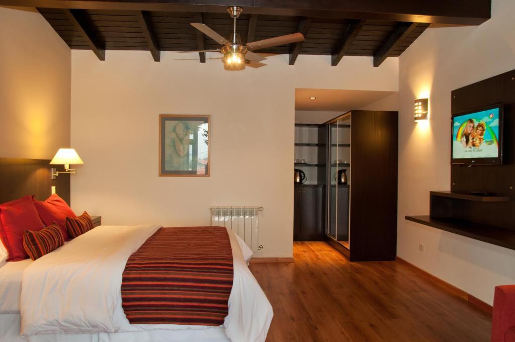 Monasterio Hotel Boutique San Carlos de Bariloche Værelse billede